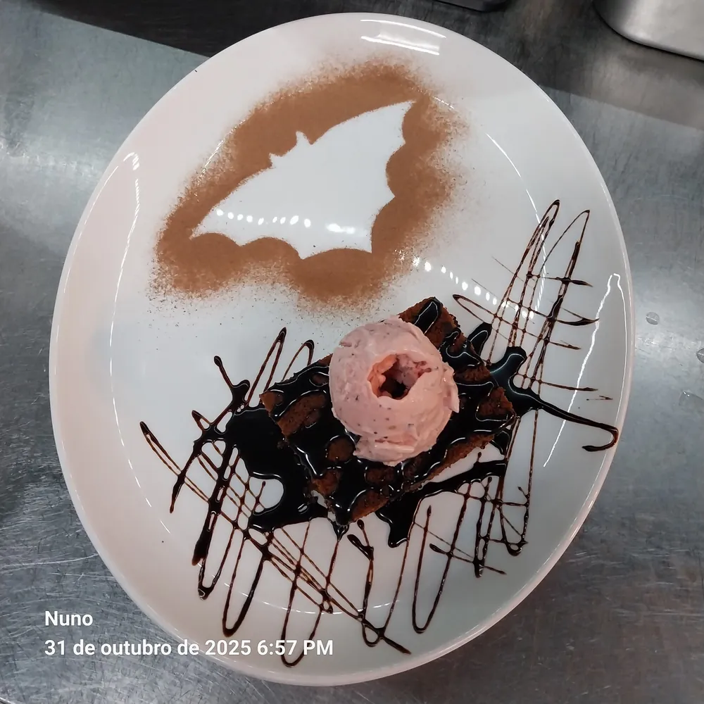 Sobremesa de chocolate decorada